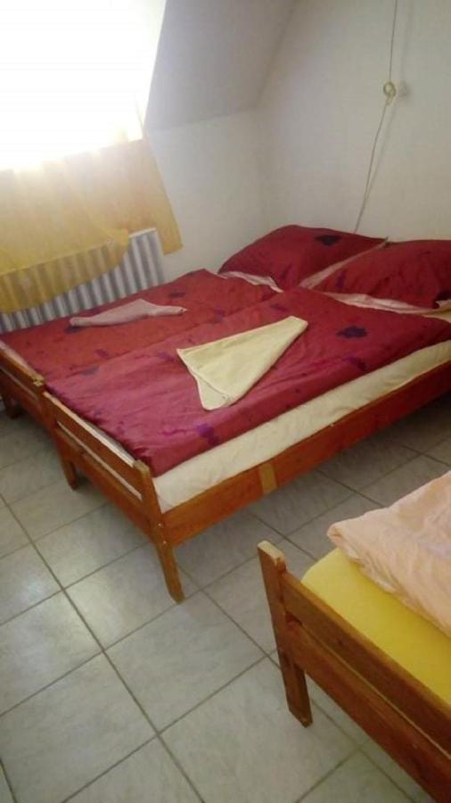 Malomtavi Vendeghaz Hotel Tapolca Ruang foto